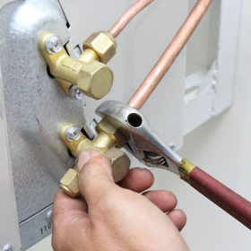 Máy Lạnh Bị Xì Gas – Nguyên Nhân Và Cách Khắc Phục Nhanh
