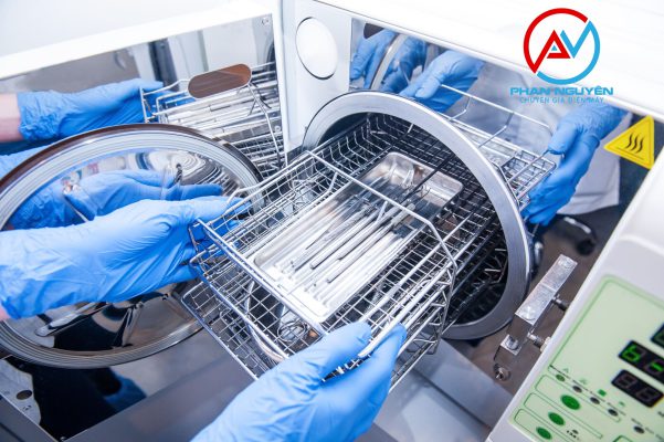 Khám Phá Vai Trò Thiết Yếu Của Máy Hấp Ướt Y Tế Trong Ngành Y Học Hiện Đại