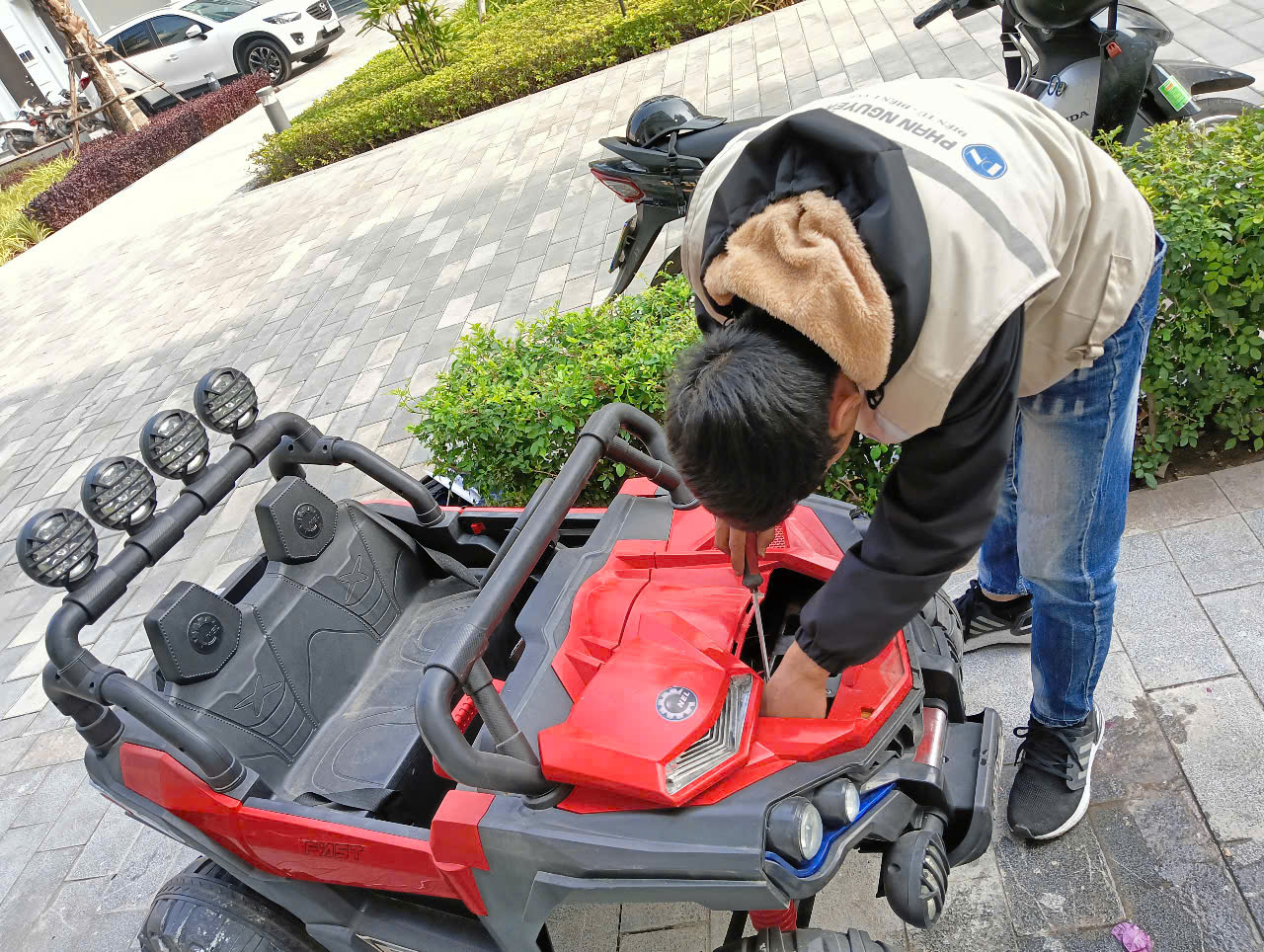 sửa xe ô tô điện trẻ em