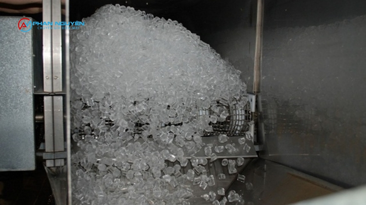 Chi Phí Sửa Máy Làm Đá Không Ra Đá Ước Tính Bao Nhiêu?