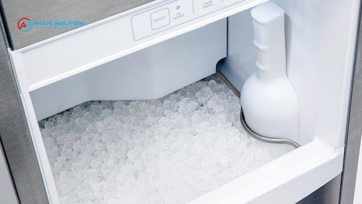 Máy Làm Đá Gặp Sự Cố? Nhận Biết Ngay 9 Dấu Hiệu Cần Gọi Thợ