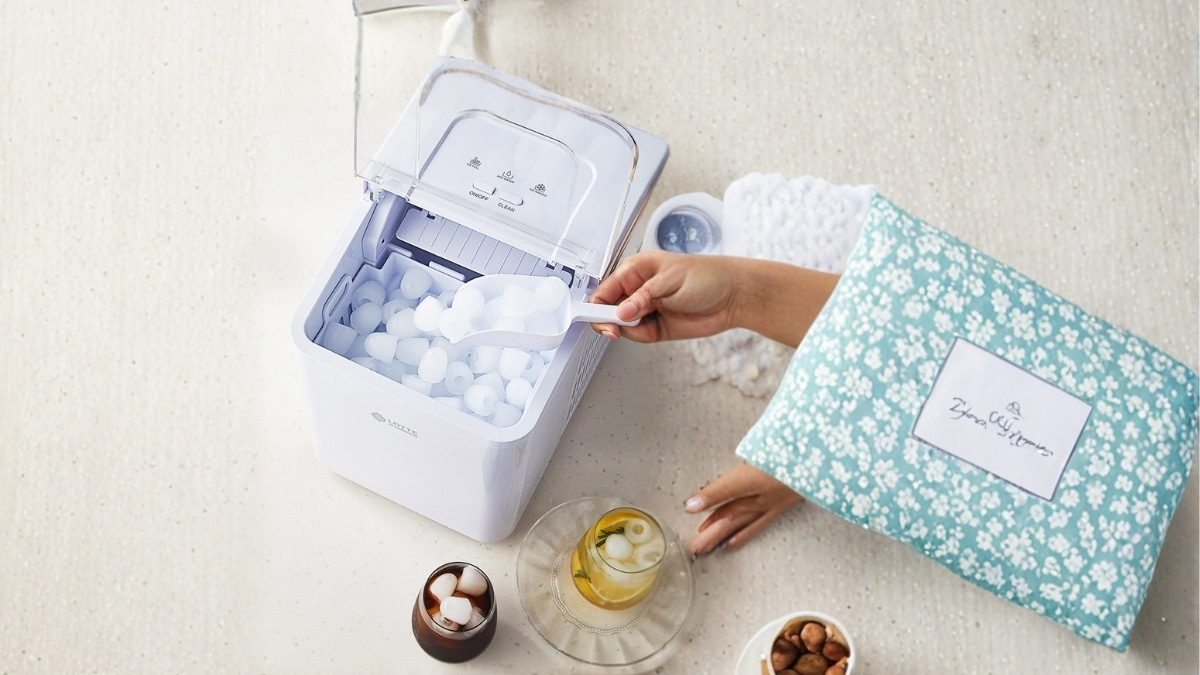 Máy làm đá là gì và ứng dụng thực tế trong đời sống