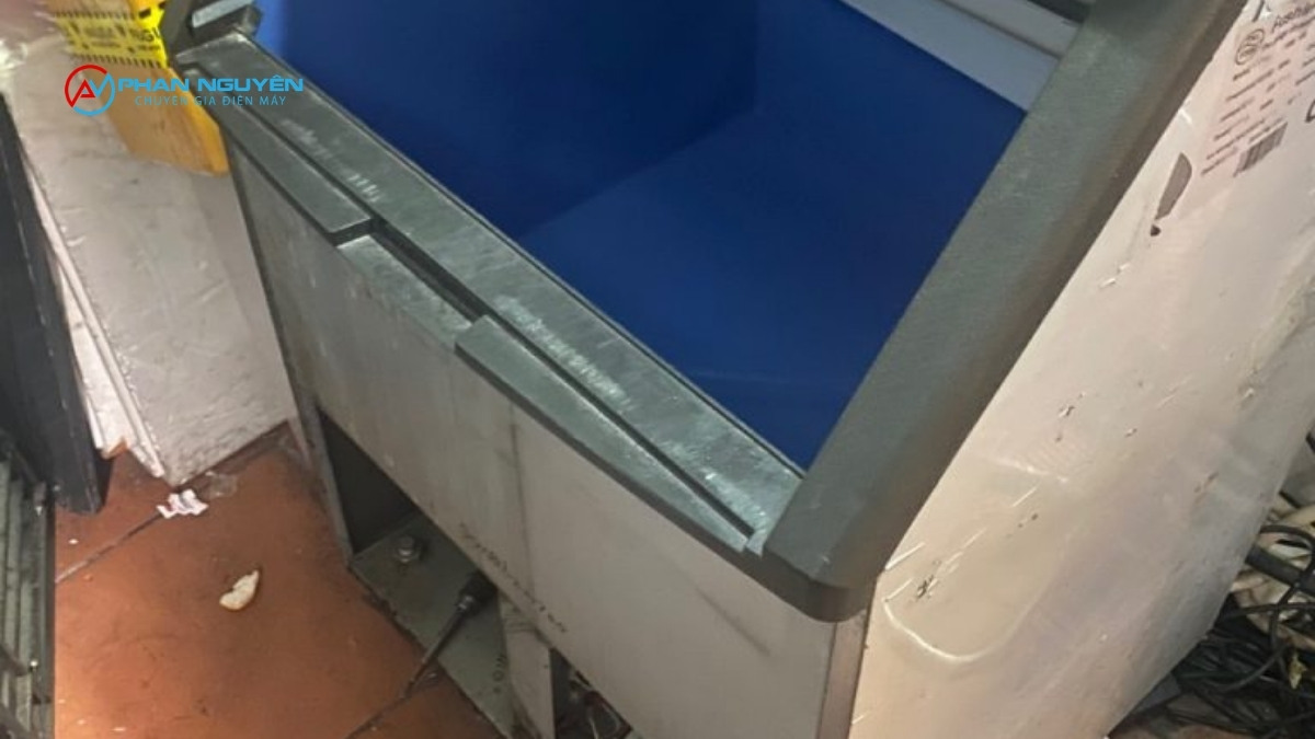 Máy Làm Đá Mini Và Máy Gia Đình Hay Gặp Lỗi Gì Nhất?