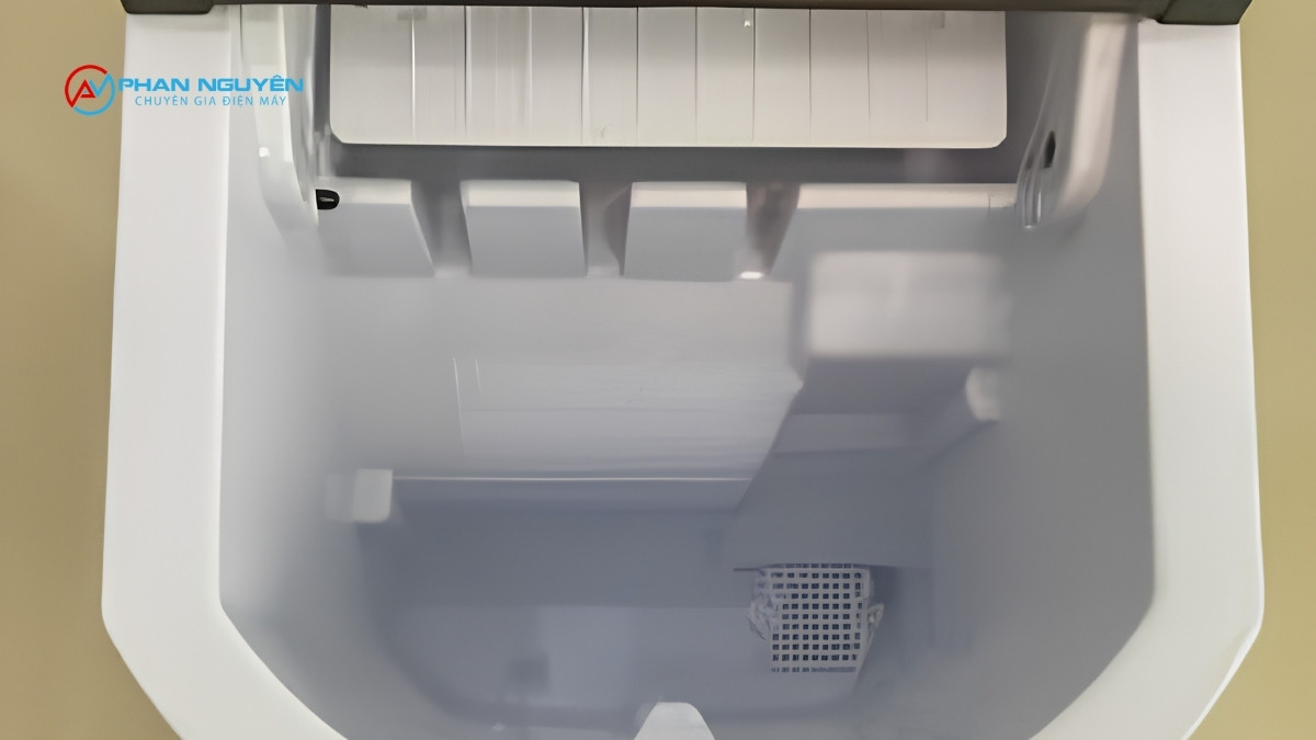 Máy Làm Đá Ra Đá Chậm – Bao Nhiêu Phút/Mẻ Là Bình Thường?