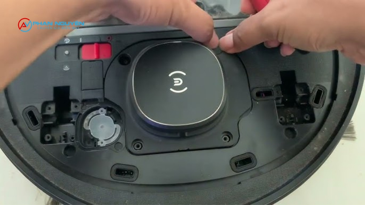 Vì Sao Robot Hút Bụi Tại Thanh Trì Hay Gặp Sự Cố Hơn Khu Vực Khác?