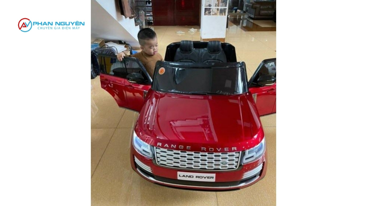 Bé 2 Tuổi Có Nên Chơi Xe Ô Tô Điện Không?