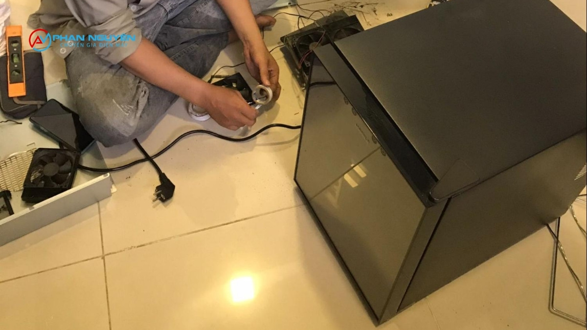 Các lỗi tủ rượu vang thường gặp tại nhà ở Hai Bà Trưng — và tại sao không nên chờ