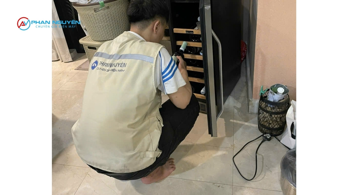 Dịch vụ sửa tủ rượu vang chuyên nghiệp gồm những gì