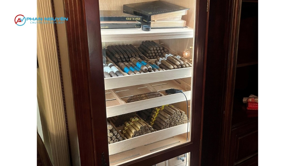 Hướng dẫn chuẩn bị tủ humidor mới trước khi cho cigar vào
