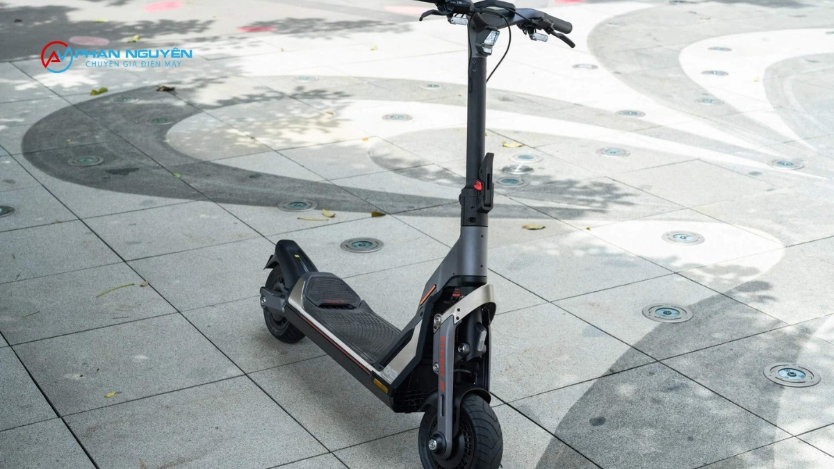 Lỗi Màn Hình Xe Scooter: Không Lên Đèn, Mất Hiển Thị, Hỏng LCD