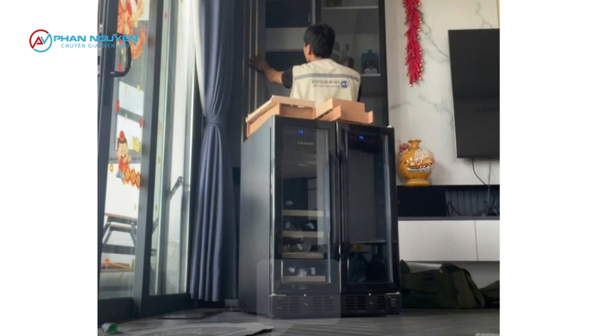 Phan Nguyên nhận sửa tủ rượu vang toàn Hà Nội