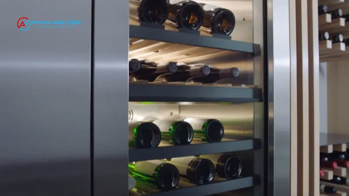 Tại Sao Tủ Rượu Gaggenau Không Thể Giao Cho Thợ Điện Lạnh Phổ Thông