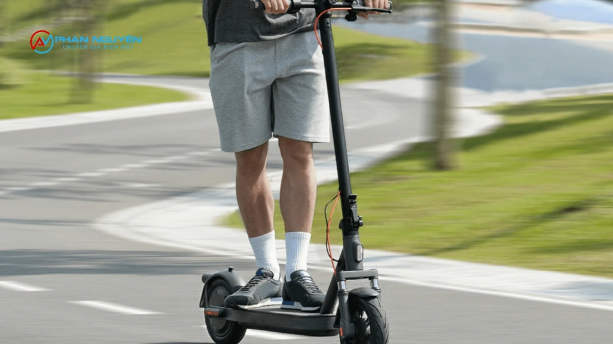 Xe Scooter Bị Nóng Máy, Bốc Mùi Khét – Phân Biệt Nóng Bình Thường Và Nóng Nguy Hiểm