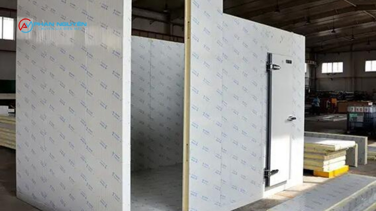 Độ dày panel bao nhiêu là đủ? Hướng dẫn chọn theo dải nhiệt độ kho lạnh