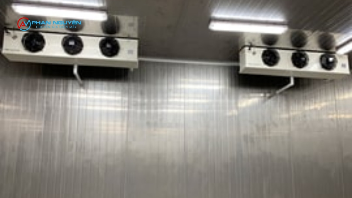 Vì Sao Sự Cố Kho Lạnh Bánh Kem Cần Xử Lý Nhanh Hơn Các Loại Kho Khác