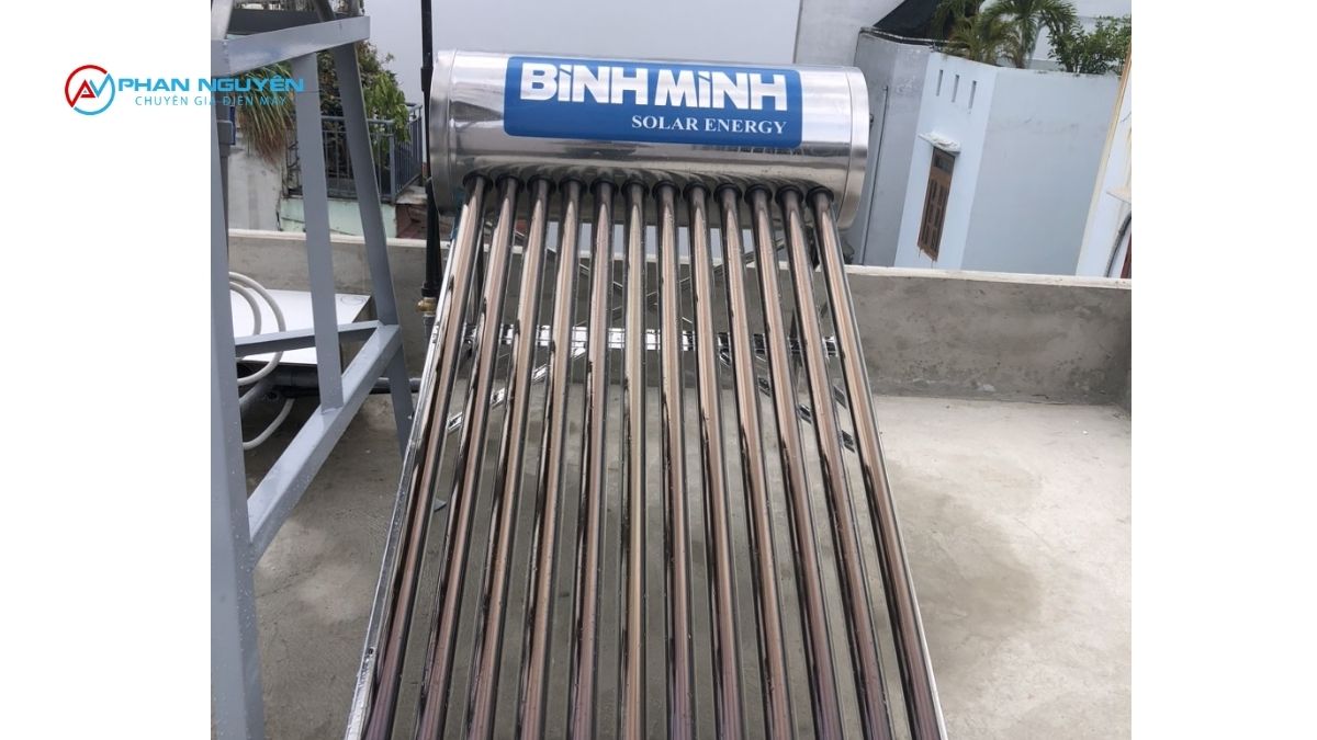Vì sao sửa máy nước nóng năng lượng mặt trời tại Long Biên, Gia Lâm cần thợ có kinh nghiệm riêng