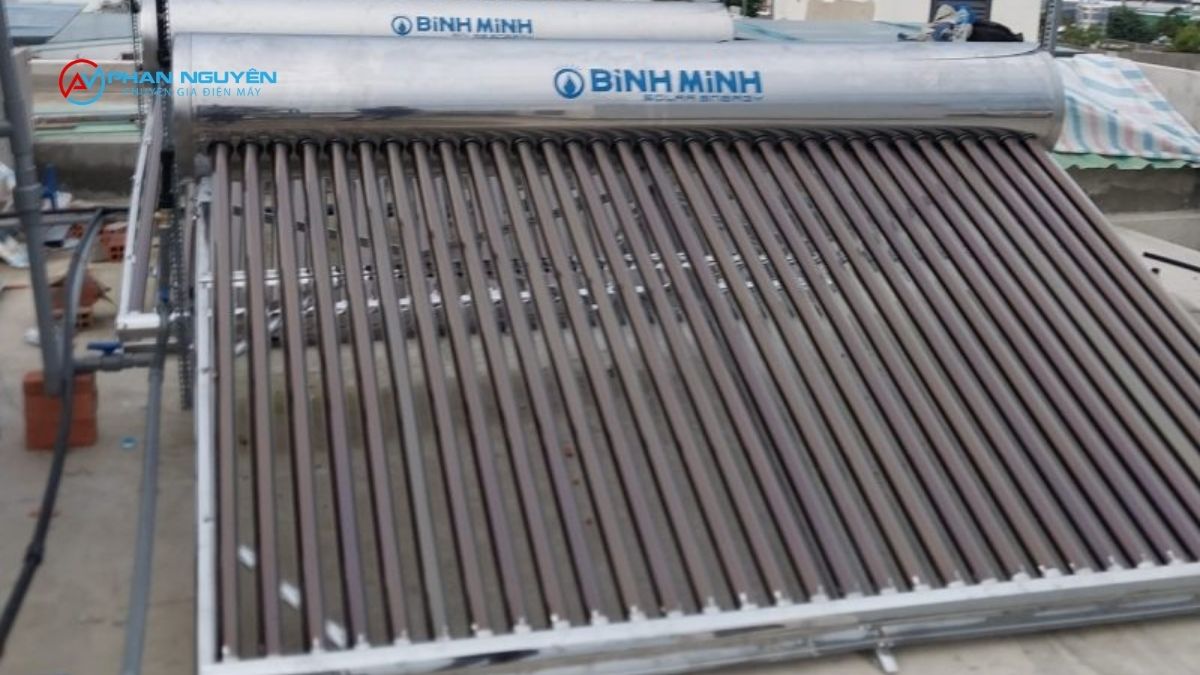 Vì sao sửa máy nước nóng năng lượng mặt trời tại Thanh Xuân cần thợ có kinh nghiệm riêng